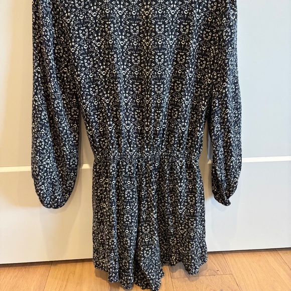 American Eagle Outfitters Floral Wrap Drape Romper Women's Size Small - Picture 2 of 5